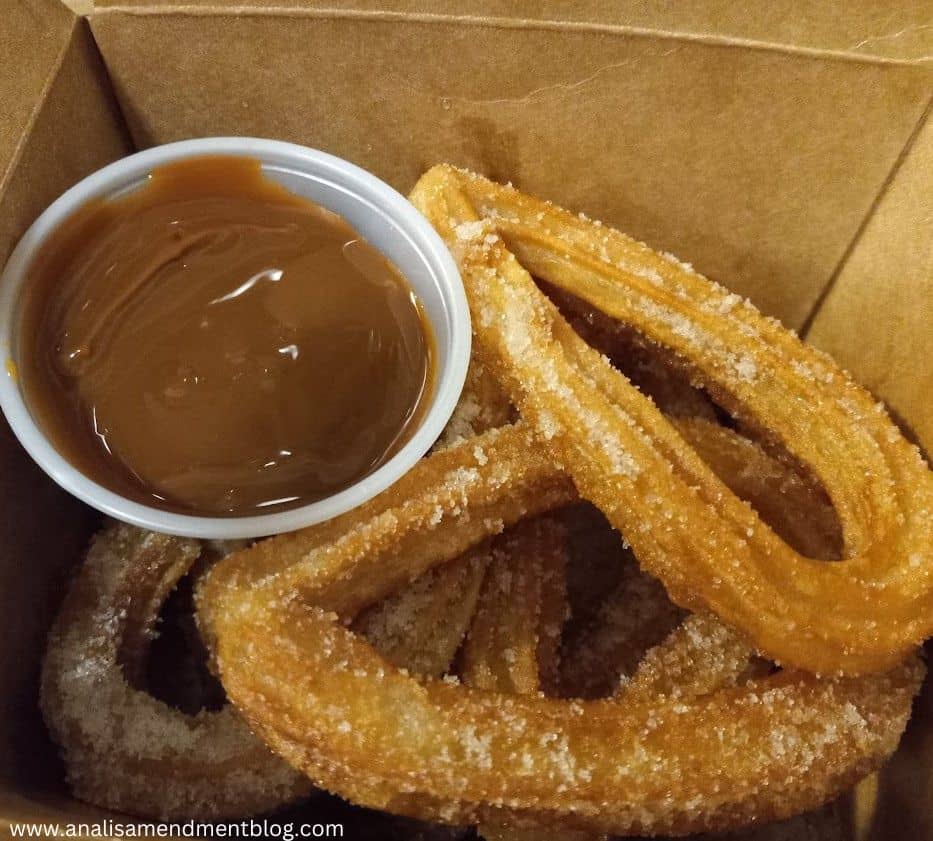 churros with dulce de leche