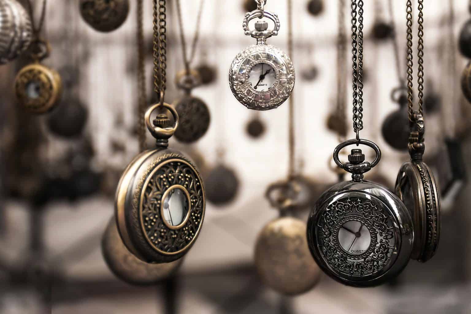 pocket watches telling time