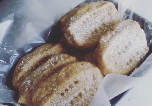 Brown sugar almond shortbread cookies