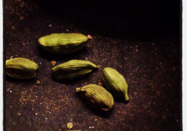 cardamom pods